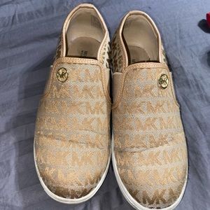 Girls slip on shoes